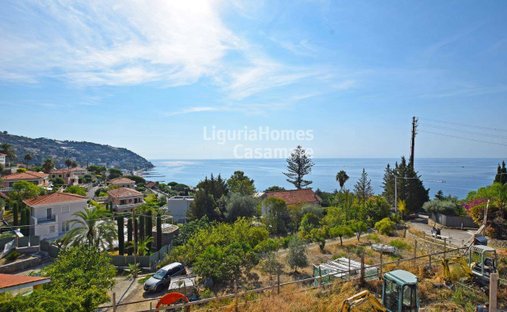 Villa in Aurelia Ponente Street - Valdirodi, Ospedaletti, Liguria 1