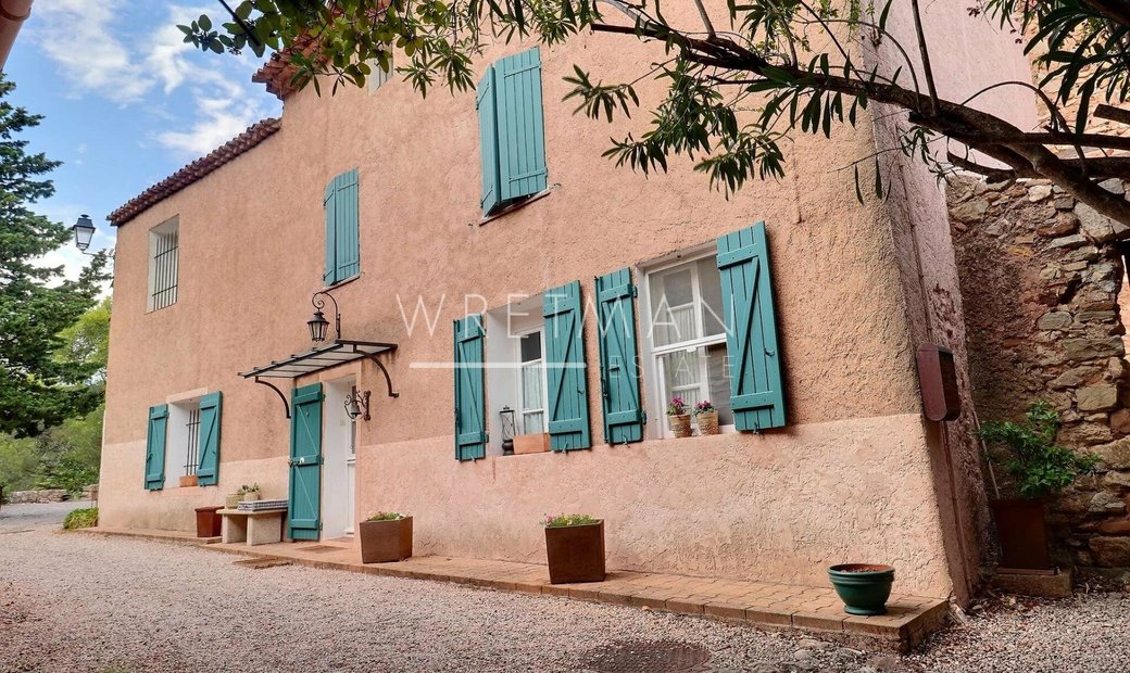 Résidence De Dans Le Des Maures, Provence Alpes Côte D'azur