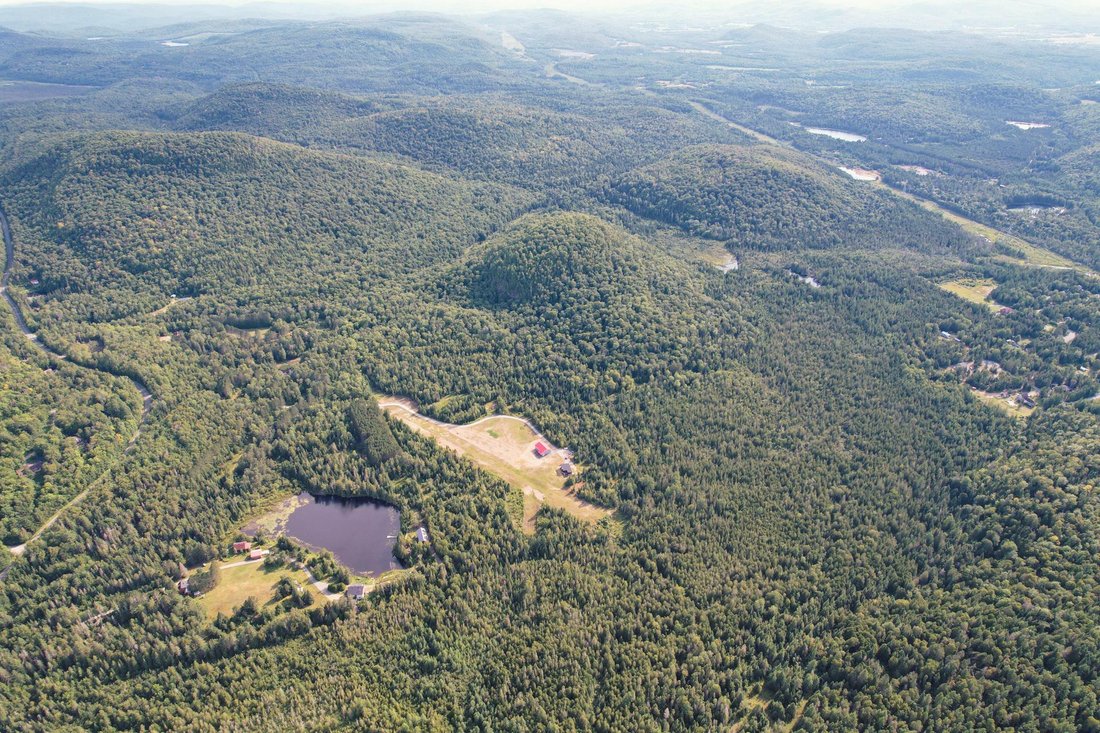 750 Ch. De La Sauvagine, Mont Blanc, In Saint Faustin Lac Carré, Quebec