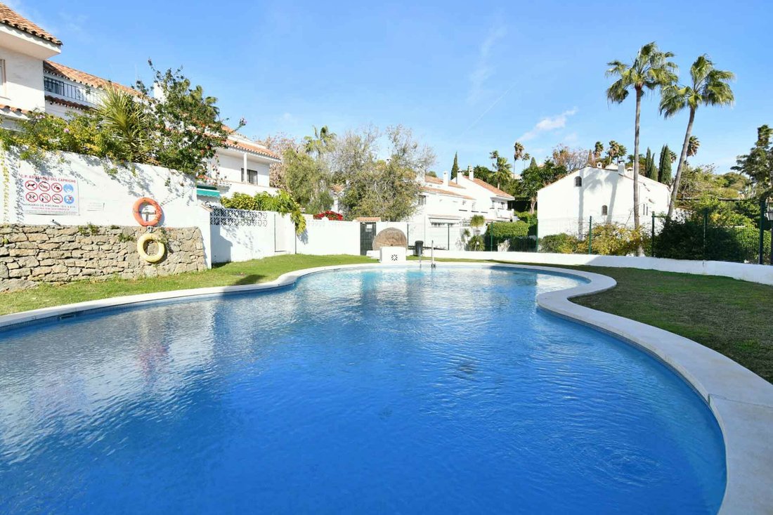 Townhouse In El Capricho, On Marbella's Golden In Marbella, Andalusia, Spain For Sale (12201932)