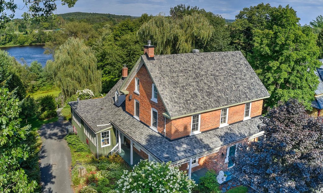 Melbourne, Qc En Melbourne, Quebec, Canadá En Venta (12201966)