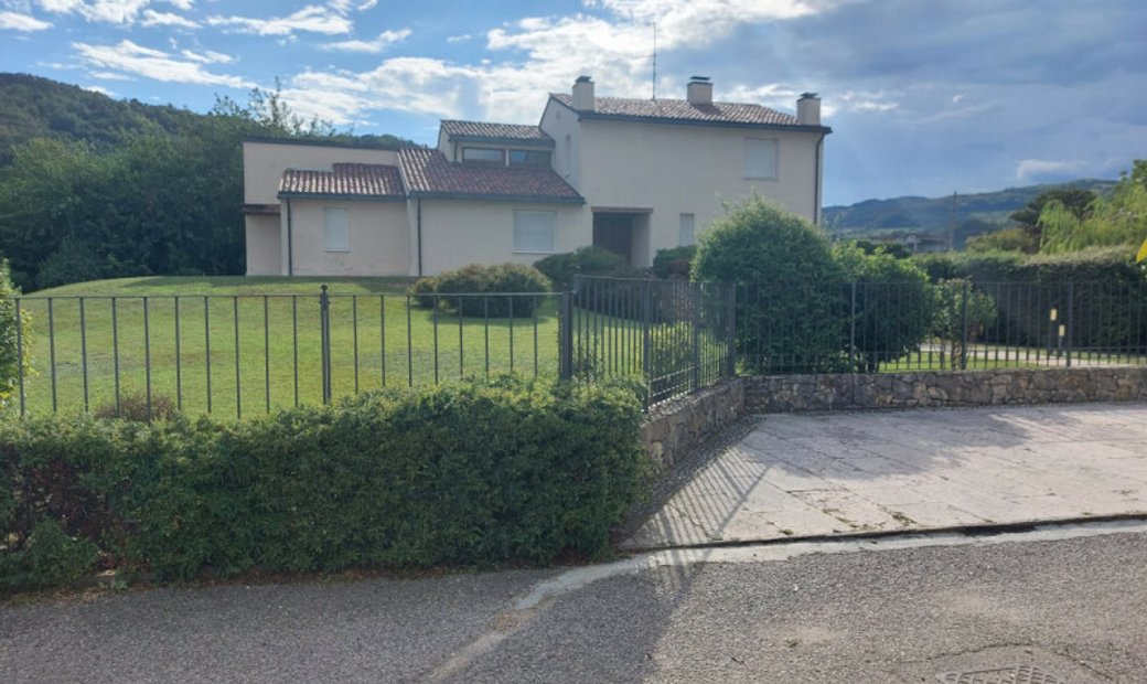 Vicenza Single House In Montorso Vicentino, Italy For Sale