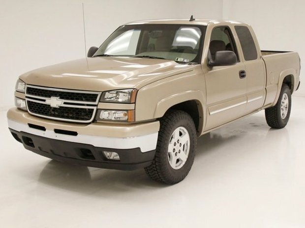 2006 Chevrolet Silverado 1500 Extended Cab 4x4 in Morgantown, United States 1