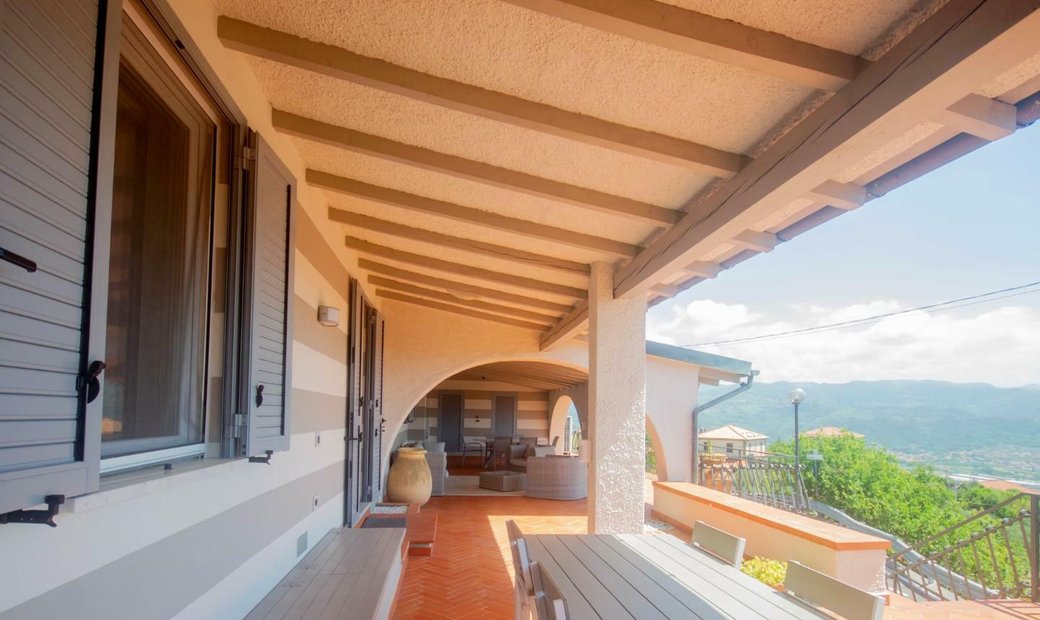 Villa In Vendita A Vezzano Ligure Composto Da In Vezzano Ligure