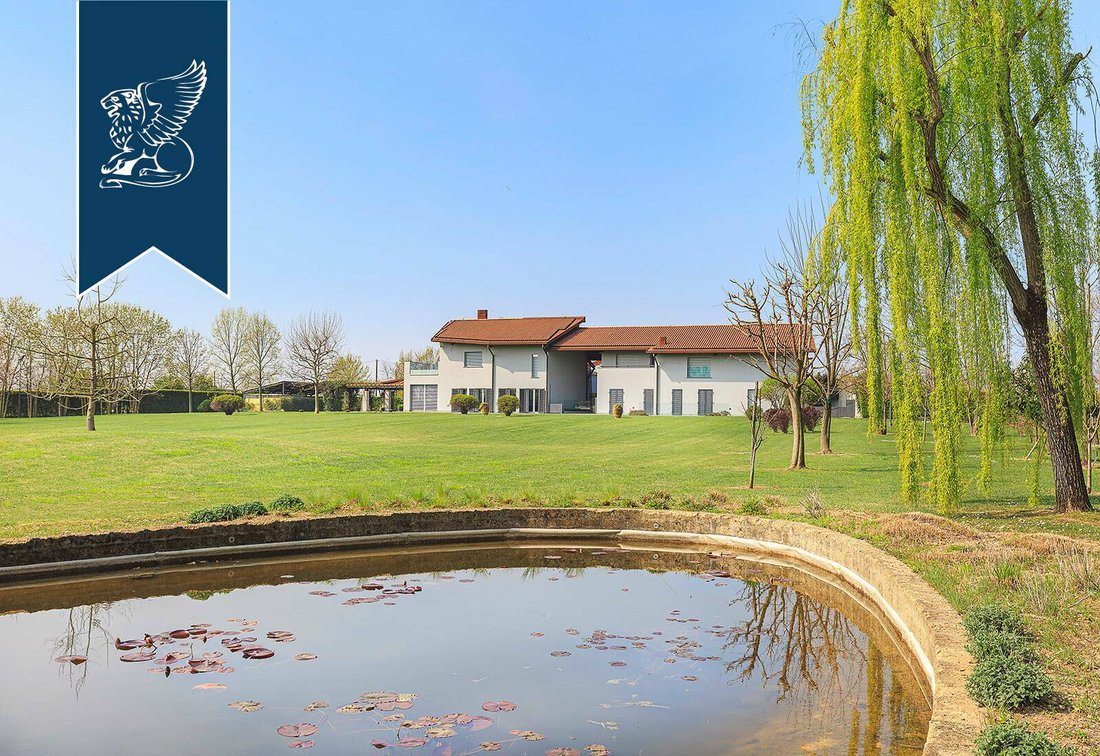 Exclusive Complex Of Villas Between Milan In Fara Gera D'adda, Lombardy