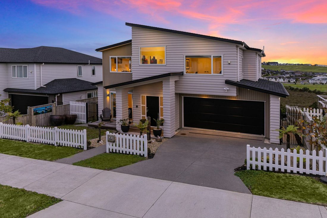 Location And Lifestyle With Amazing Views In Auckland, Auckland, New