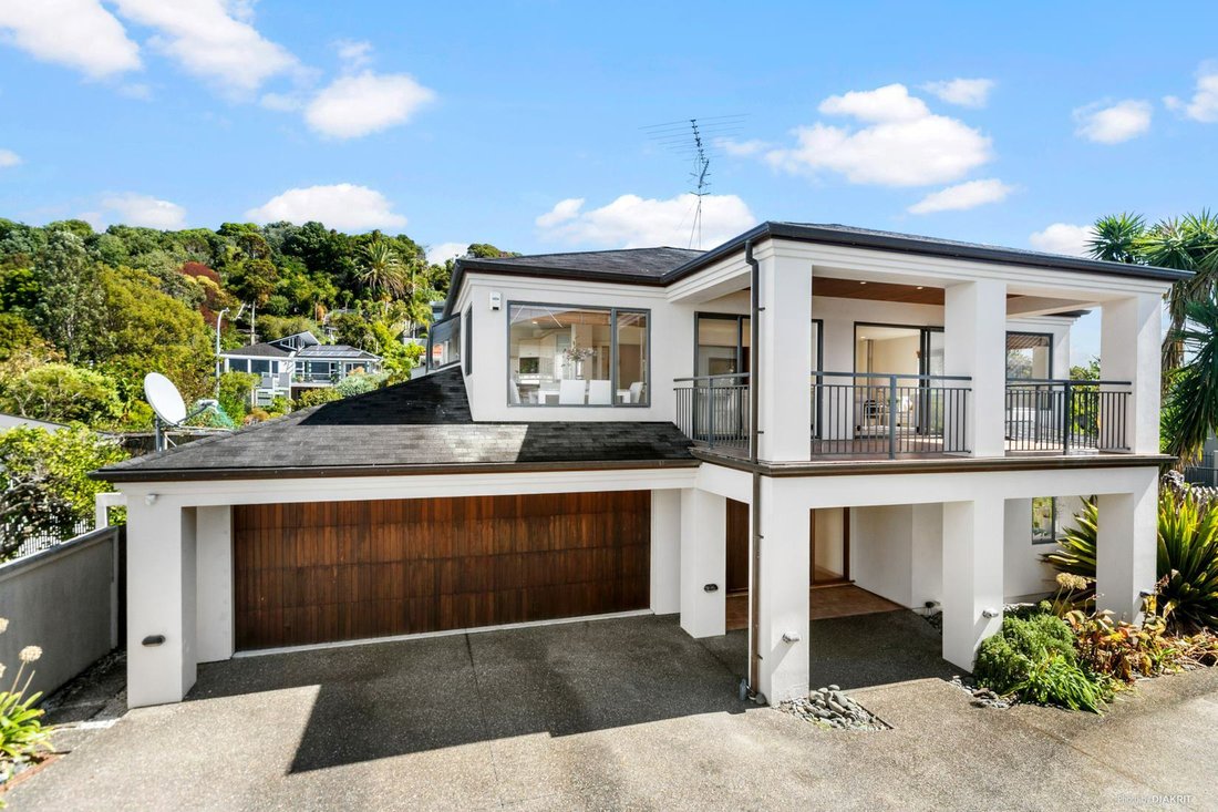 Exceptional Location With Dazzling Sea Views In Auckland, Auckland, New