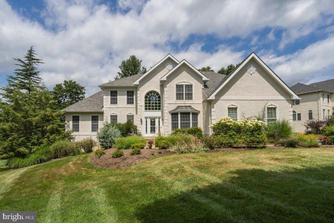 Bright And Spacious Home In In Newtown Square, Pennsylvania, United