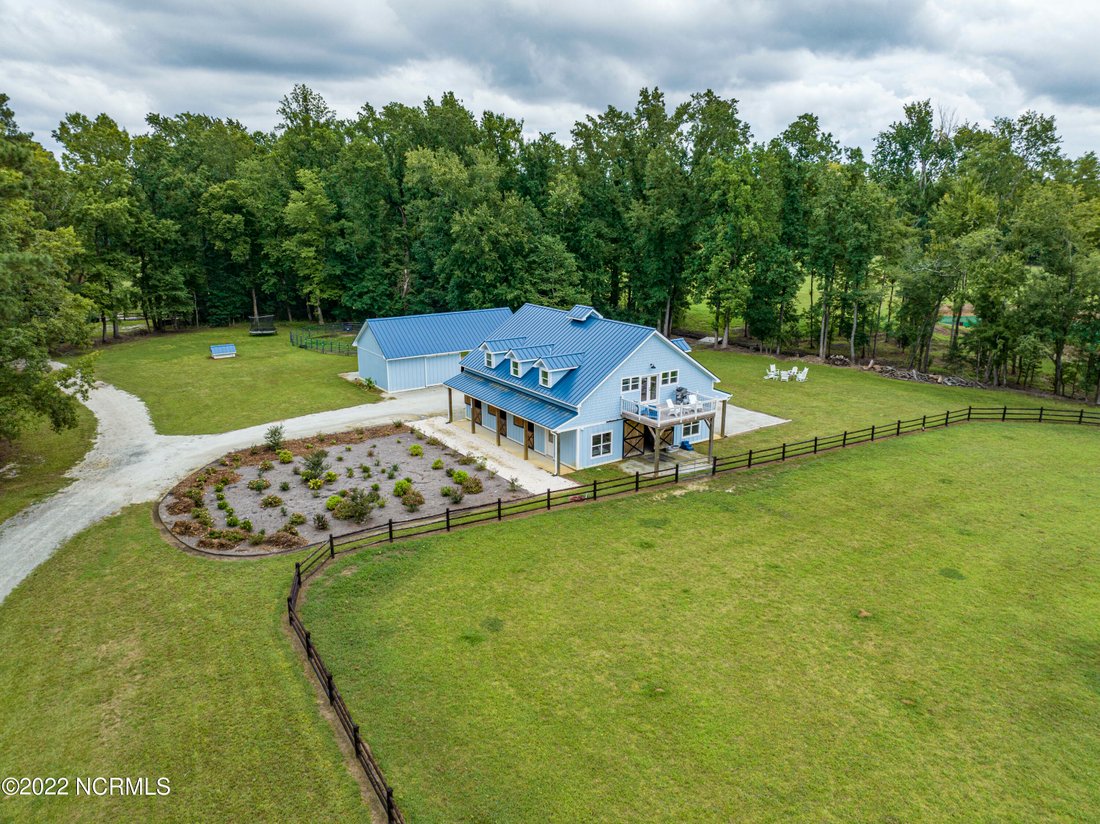 Lazy J Ranch In Burgaw, North Carolina, United States For Sale (12207864)