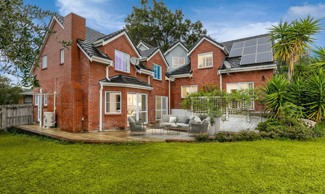 Huge Potential In Greenhithe In Auckland, Auckland, New Zealand For