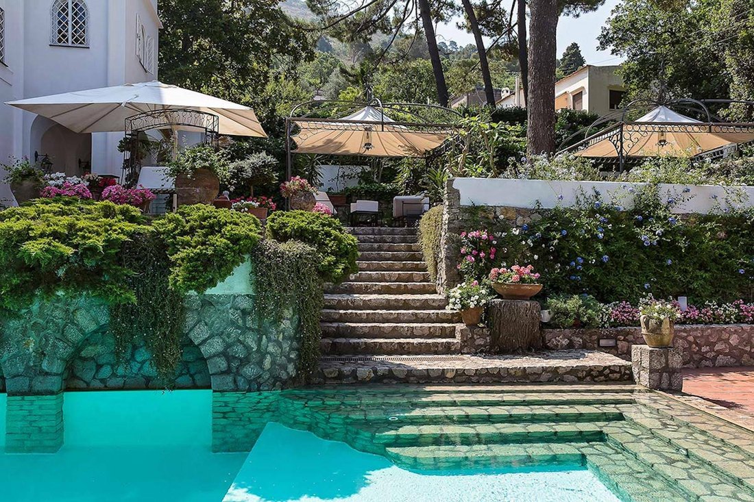 Outstanding Century Villa In Enchanting In Anacapri