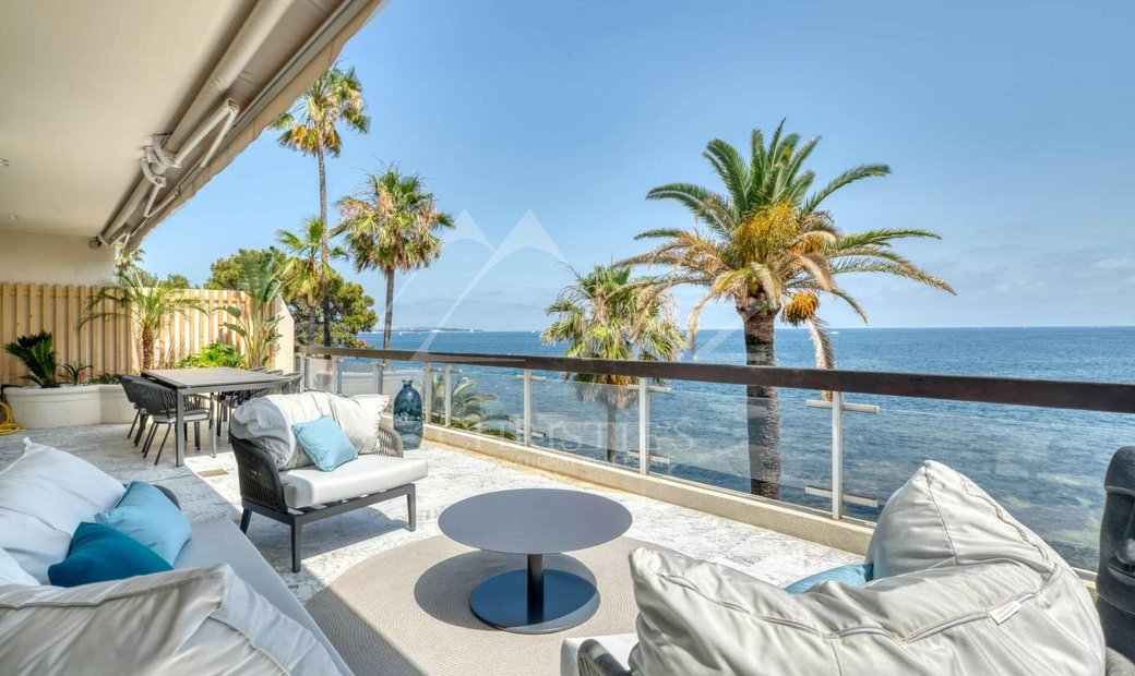 Cannes Palm Beach Waterfront In Cannes, Provence Alpes Côte D'azur