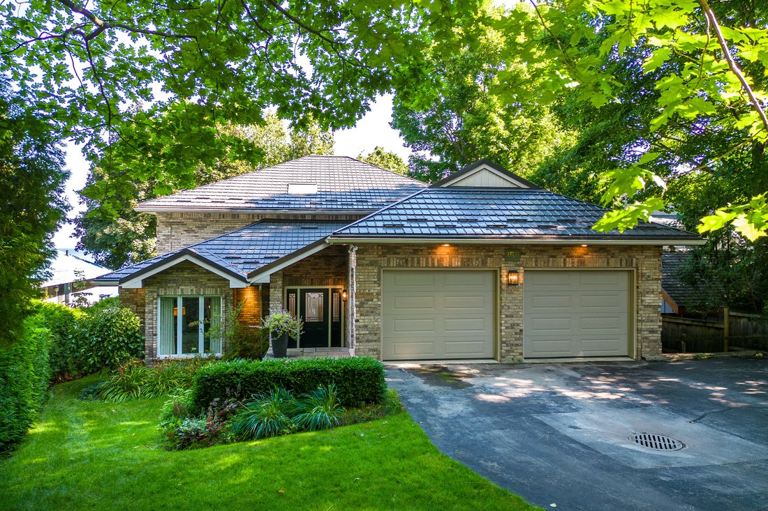 Custom Executive Waterfront In Meaford, Ontario, Canada For Sale (12211195)