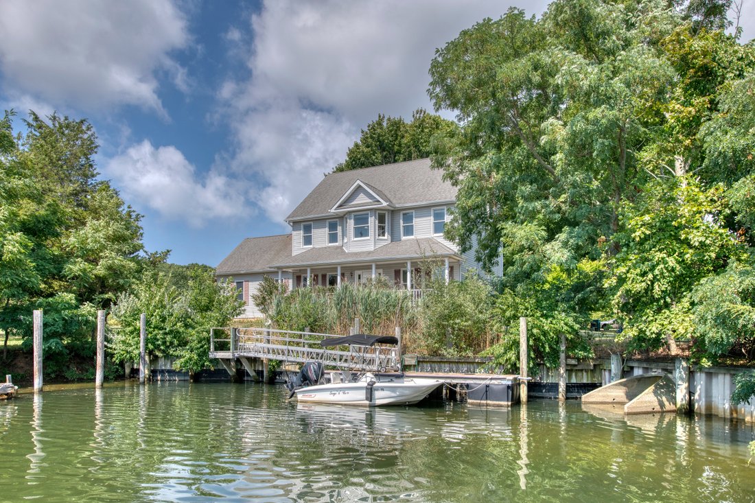 980 Manhasset Avenue, Greenport, Ny, In Greenport West, New York