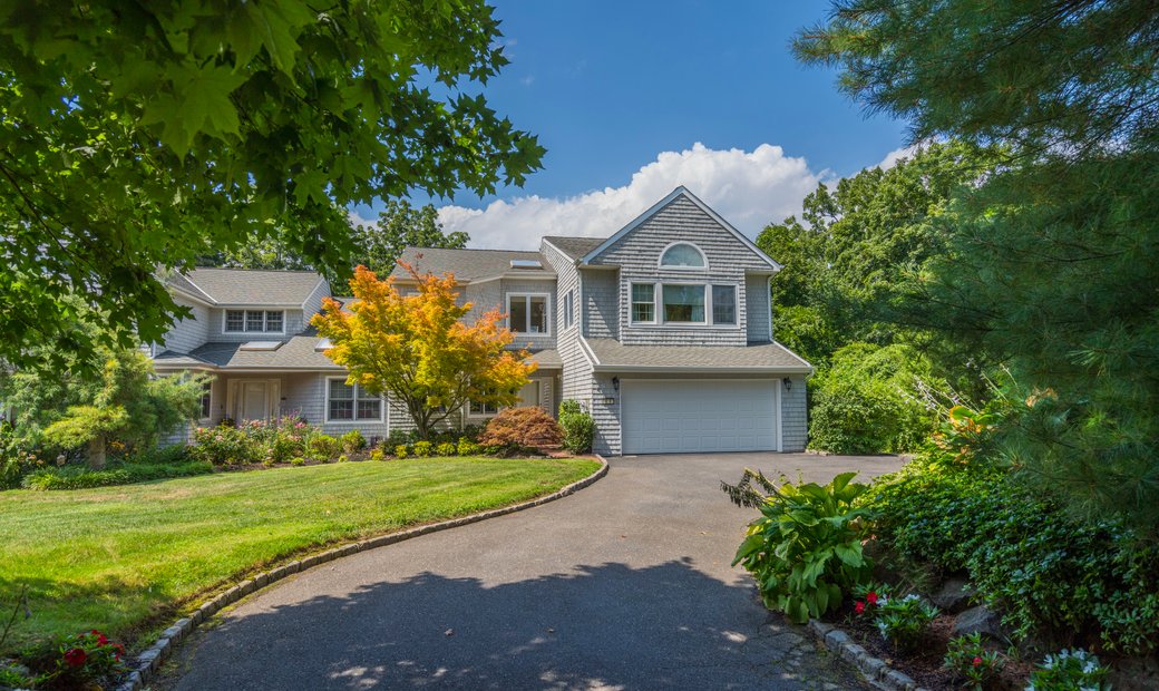 44 Beechwood, Glen Cove, Ny, 11542 In Glen Cove, New York, United