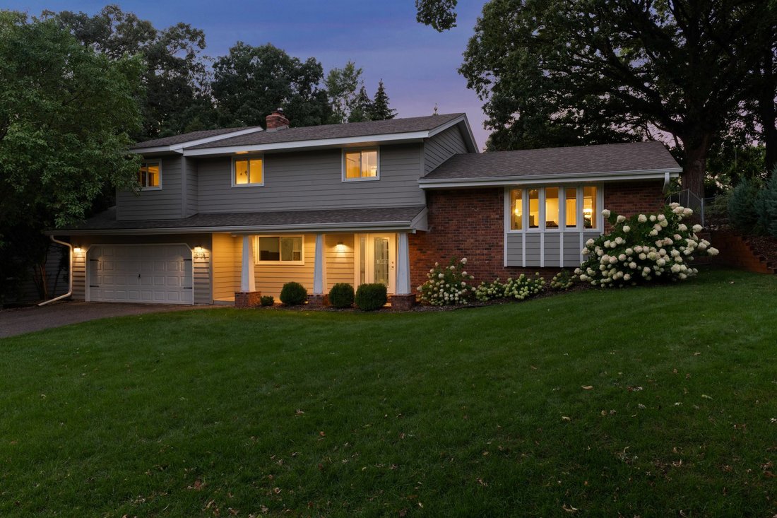 Move In Ready Edina Home Located In The High Dans Edina, Minnesota