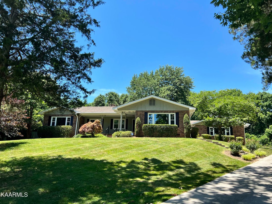 4 Bedrooms Single Family Detached In Knoxville, Tennessee, United States For Sale (12212616)