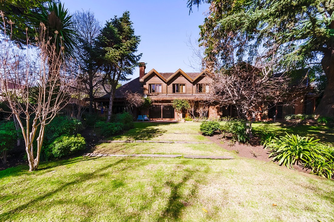 House In Exclusive Residential In Santiago, Santiago Metropolitan