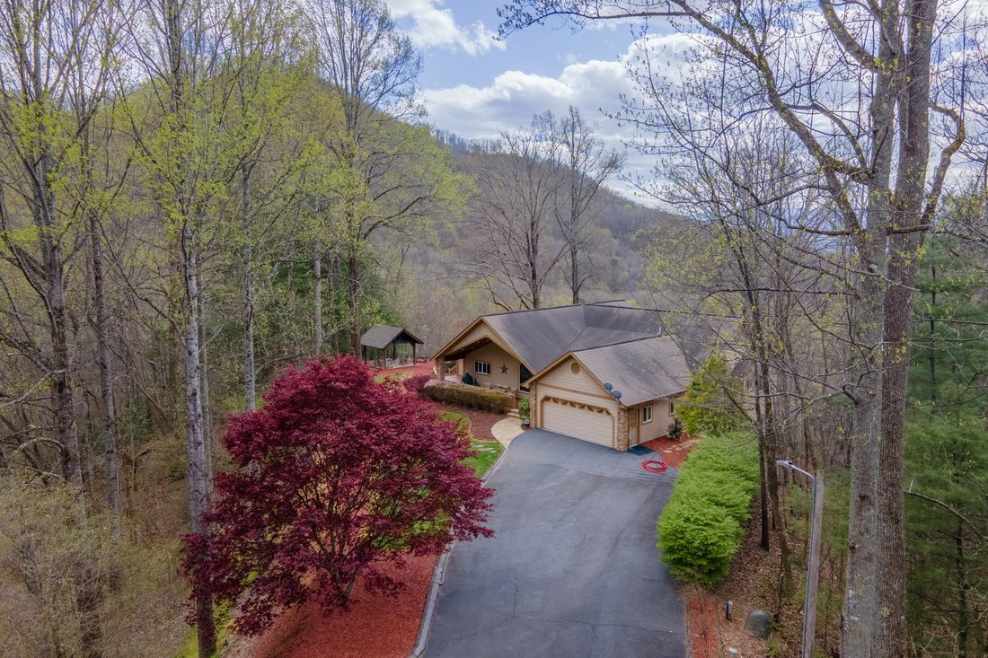 227 High Meadows Drive, In Hayesville, North Carolina, United States