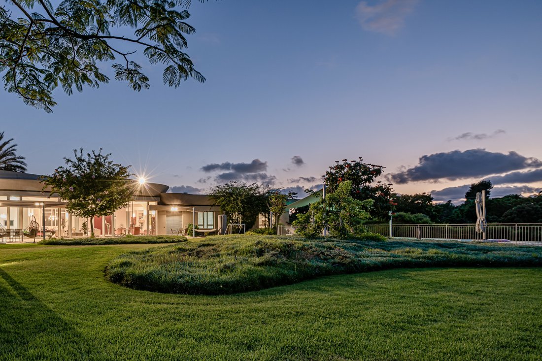 Architecturally Designed Villa On In Sde Warburg, Center District