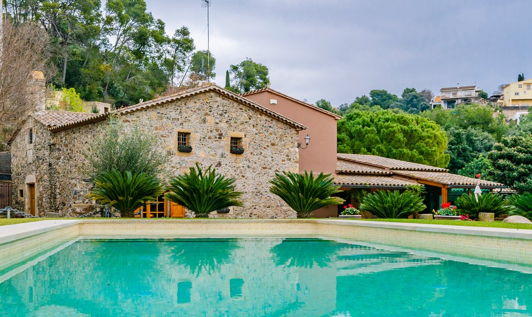Country House With 12th Century Chapel On In Santa Susanna, Catalonia