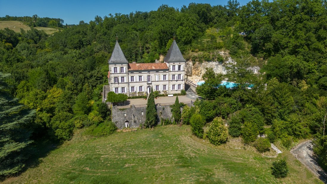 Castle Xix In The Lot Et In Villeneuve Sur Lot, Nouvelle Aquitaine