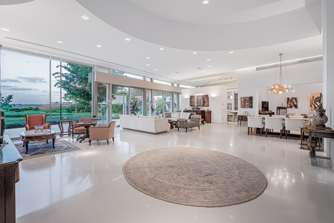 Architecturally Designed Villa On In Sde Warburg, Center District