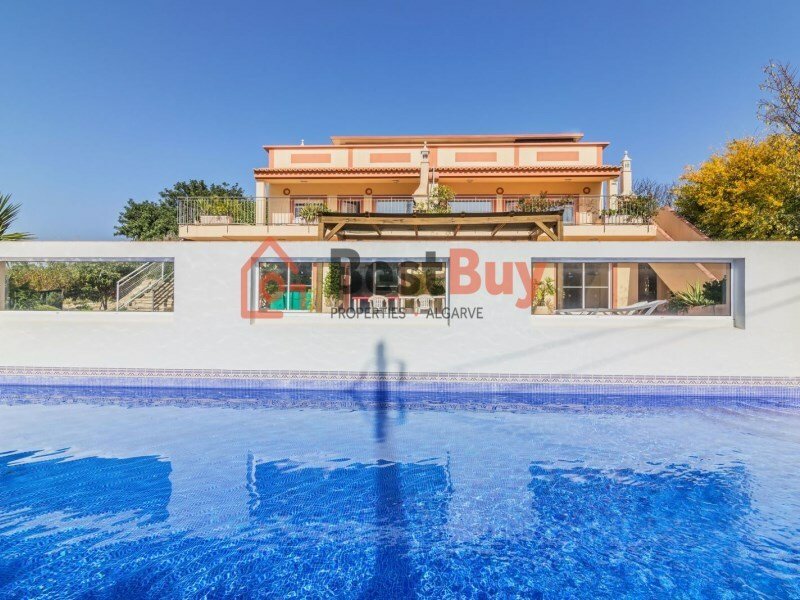 Charmosa Algarvian Villa With 6 Bedrooms, Swimming In Faro, Algarve