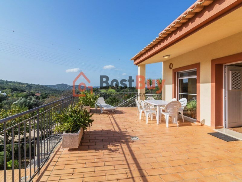 Charmosa Algarvian Villa With 6 Bedrooms, Swimming In Faro, Algarve