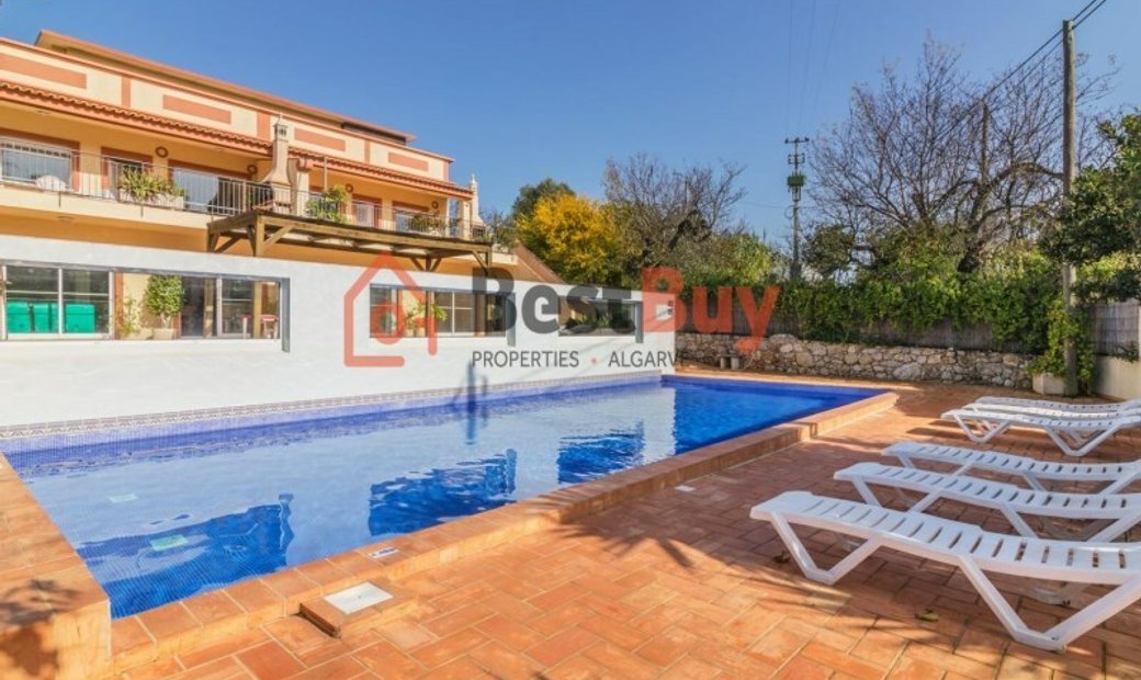 Charmosa Algarvian Villa With 6 Bedrooms, Swimming In Faro, Algarve