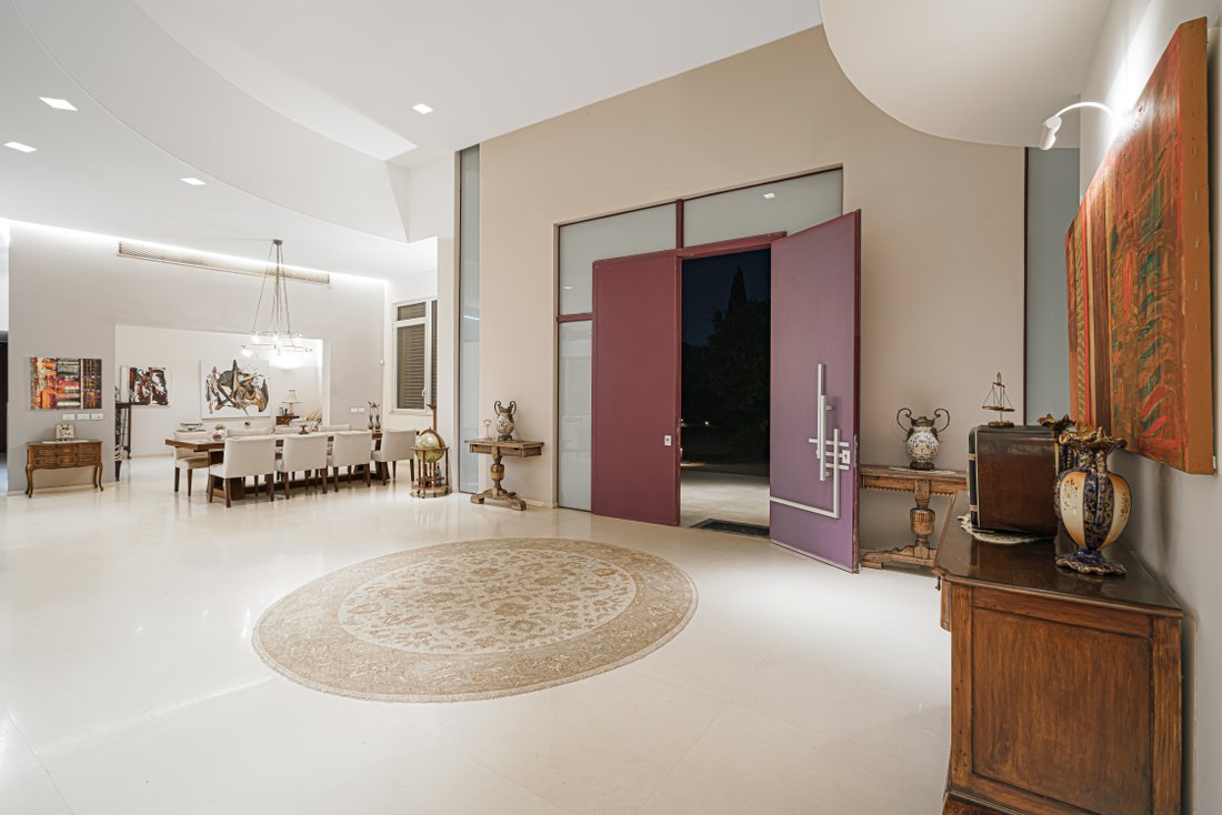 Architecturally Designed Villa On In Sde Warburg, Center District