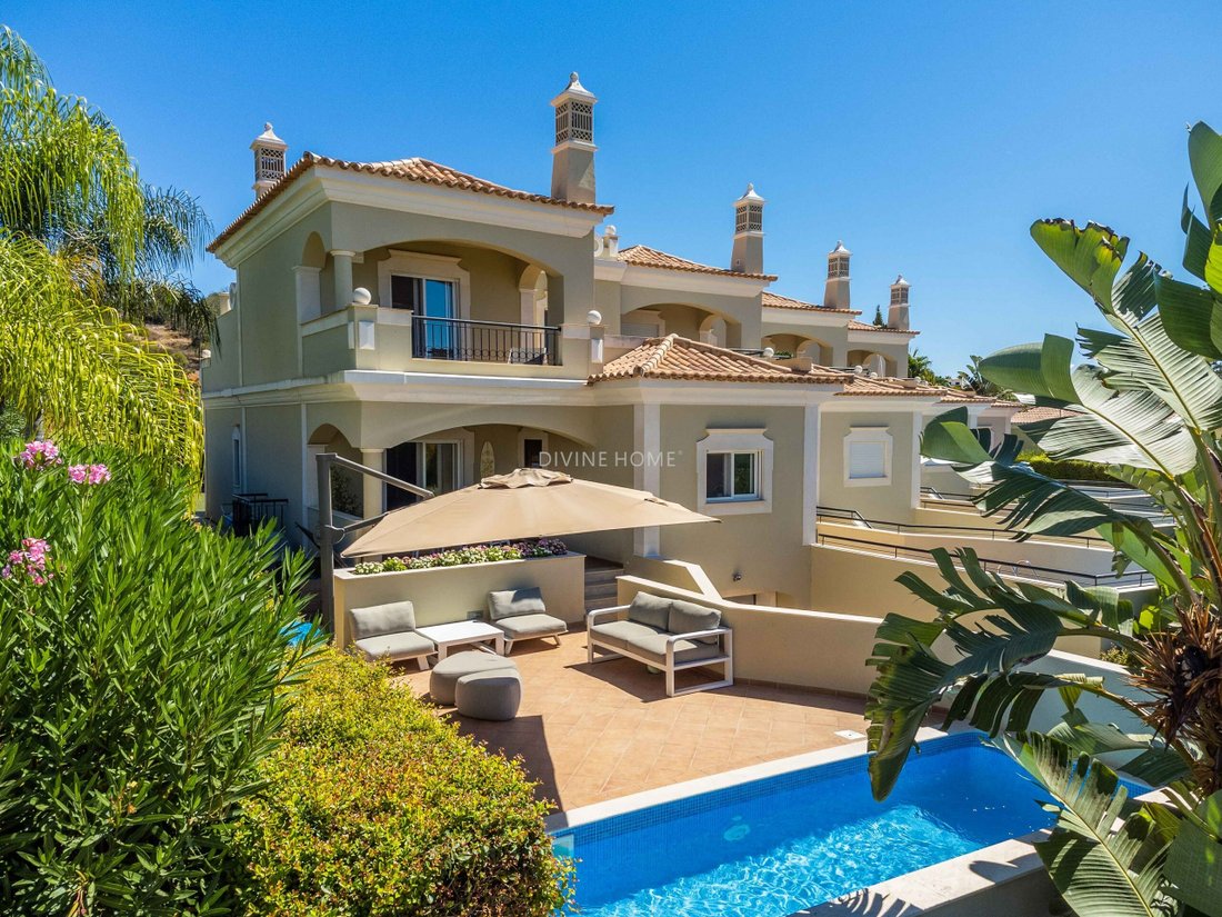 Luxury Villa With Garage & Sea Views In A Lovely In Loulé, Algarve ...