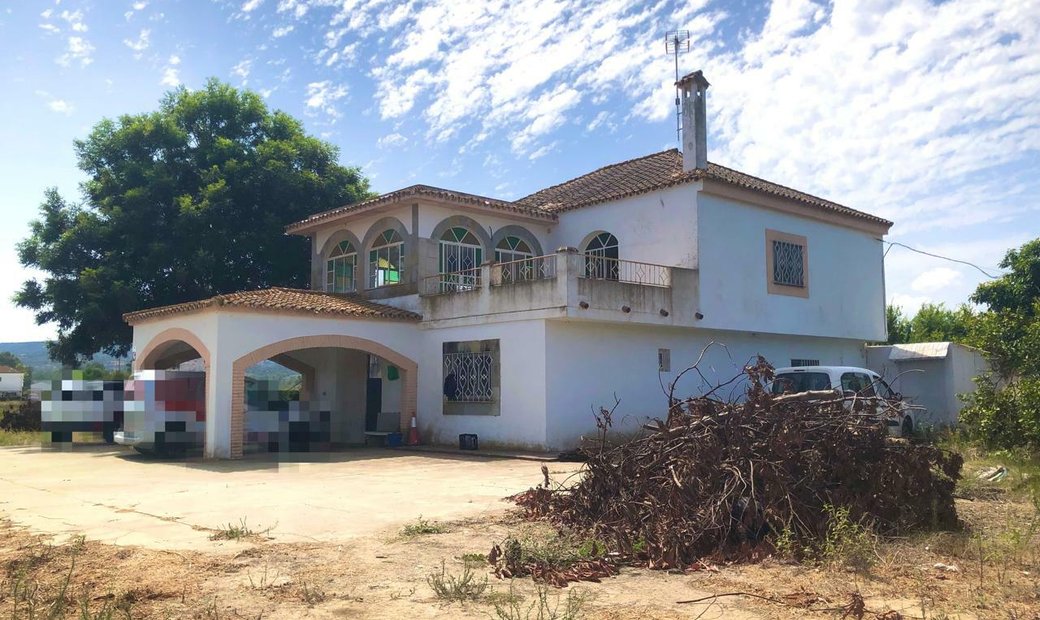 Montenegral Alto Country House In Marchenilla, Andalusia, Spain For