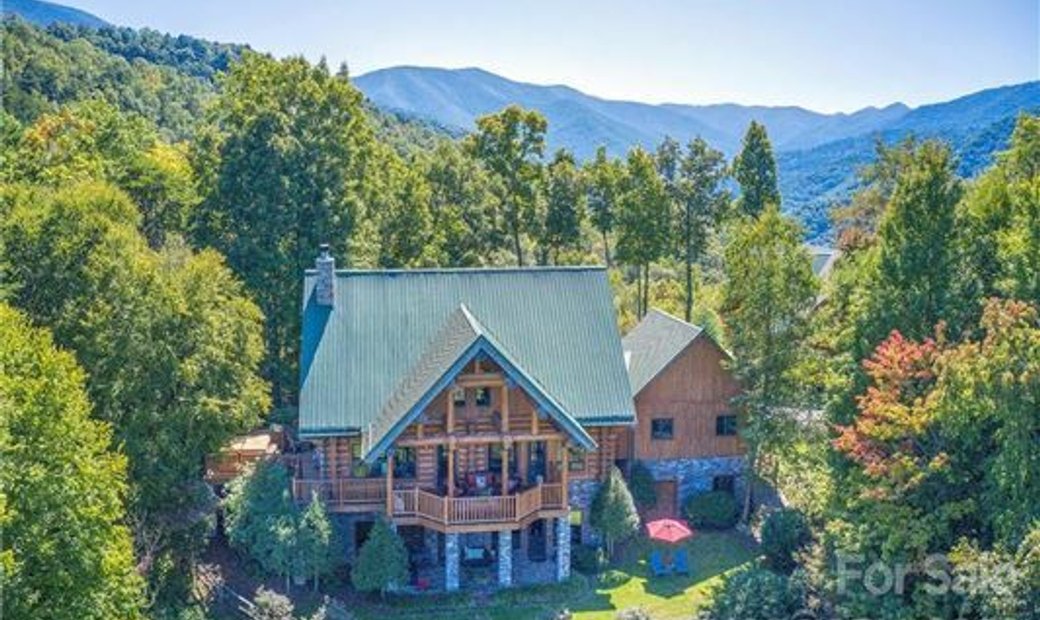 Beautiful Log Home On More Than Eight In Canton, North Carolina, United