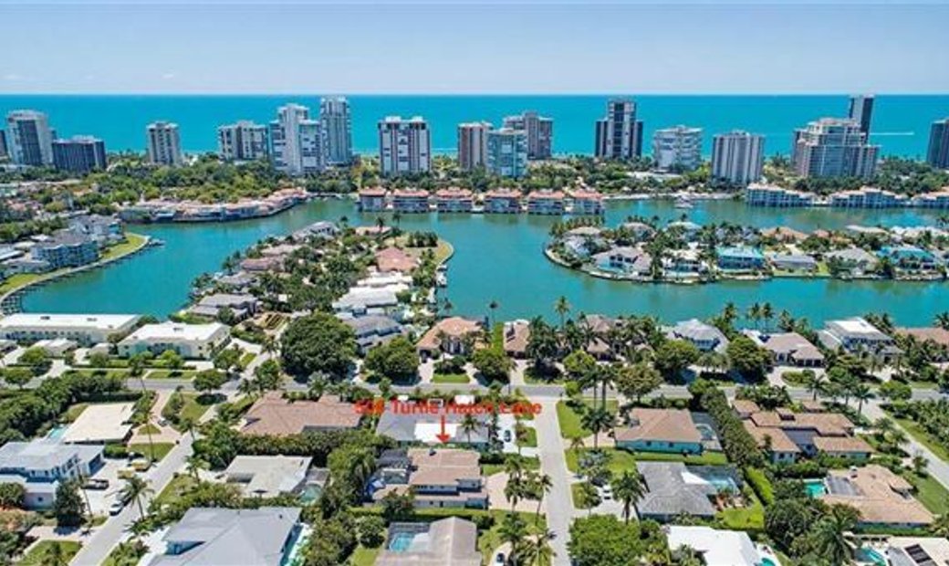 Pristine Park Shore Transitional Home In Naples, Florida, United States