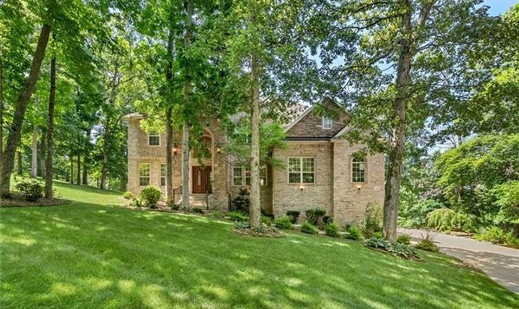 Golf Course Frontage In Shadow Valley In Rogers, Arkansas, United