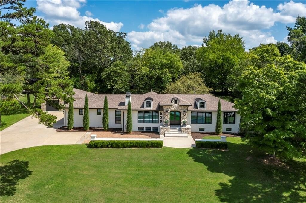 3 Bedrooms Single Family Detached In Fayetteville, Arkansas, United