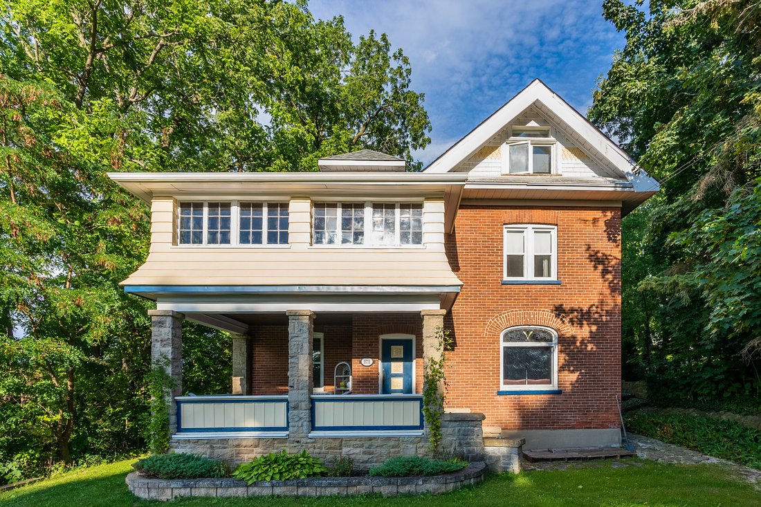 Stunning Century Home In Clarksburg, Ontario, Canada For Sale (12219460)