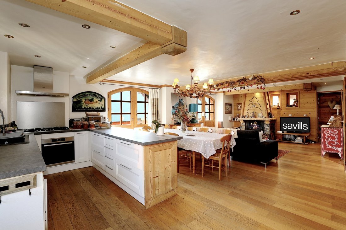 Traditional 4 Bedroom Chalet With In Sallanches, Auvergne Rhône Alpes ...