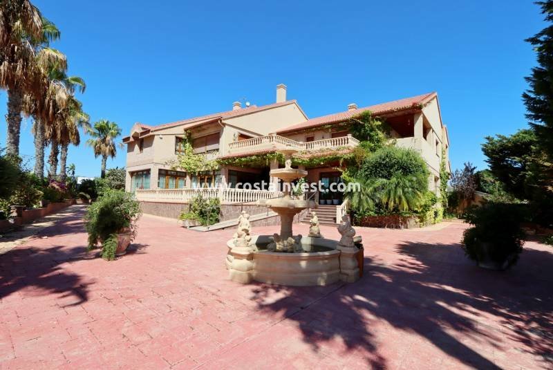 Villa in Orihuela, Valencian Community, Spain 2 - 12219838