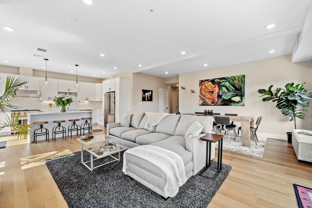 Condo in Somerville, Massachusetts, United States 3 - 12221269