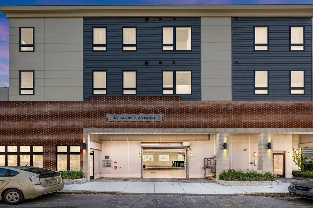 Condo in Somerville, Massachusetts, United States 1 - 12221269