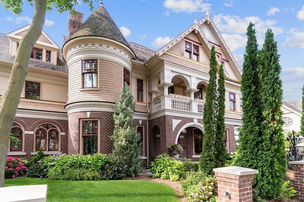 One Of A Kind Waterfront Home In St. Catharines, Ontario, Canada For Sale (12222434) One Of A Kind Waterfront Home In St. Catharines, Ontario, Canada For Sale (12222434)