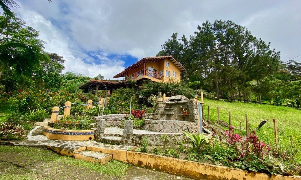 3 Independent Houses And Large In Anton Valley, Coclé Province, Panama