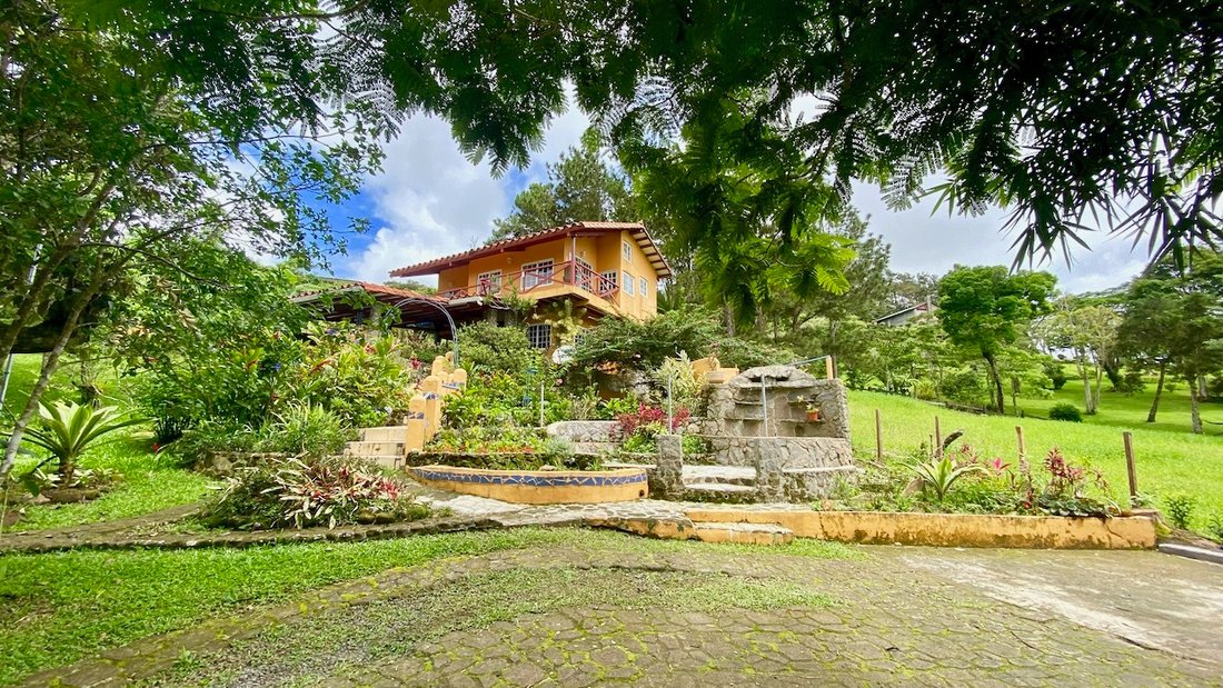 House in Anton Valley, Coclé Province, Panama 1 - 12223392