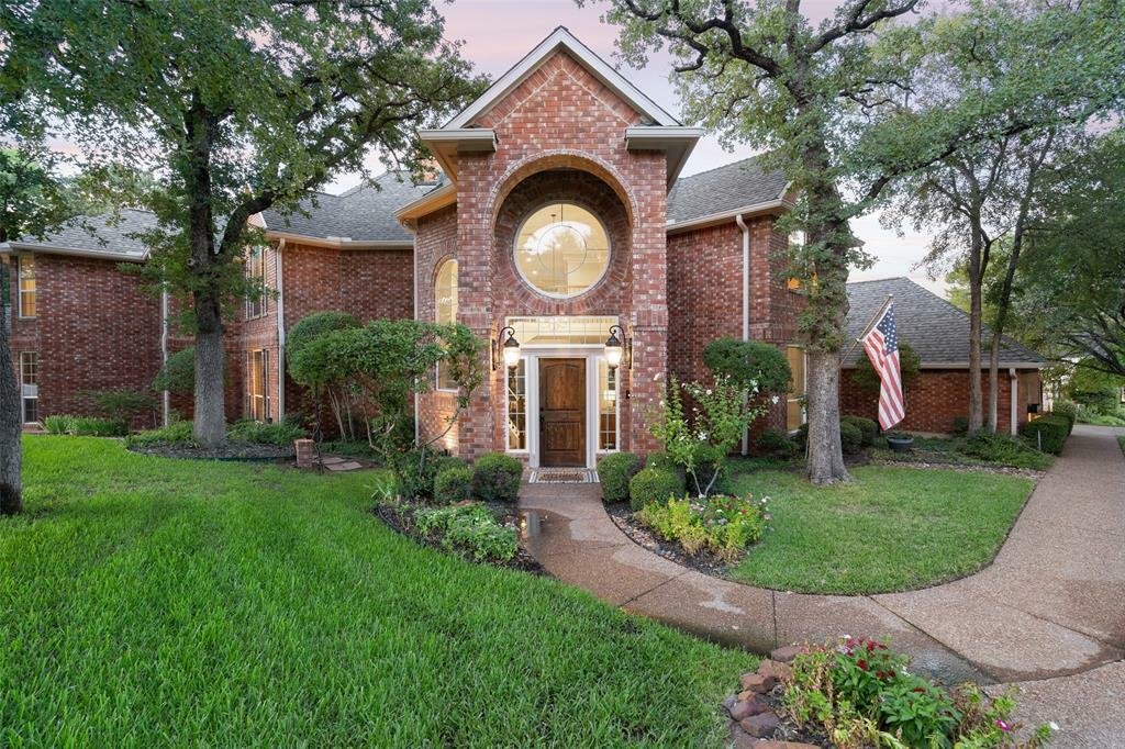 5 Bedrooms Single Family Detached In Lewisville, Texas, United States