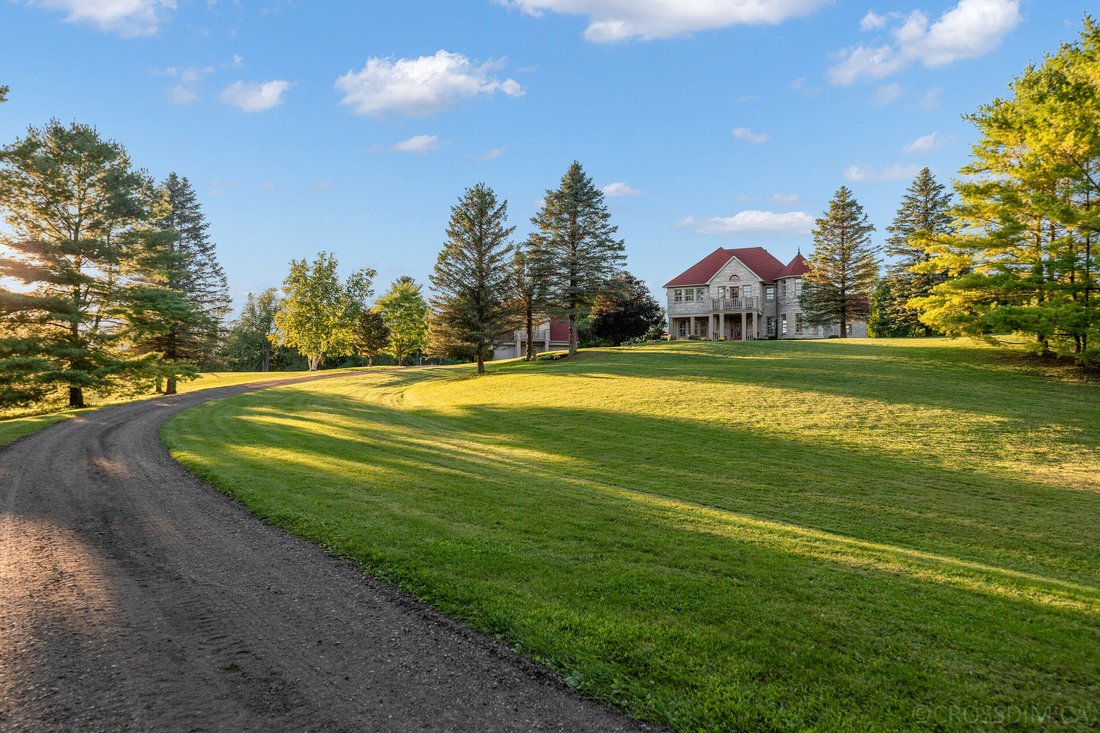 House in Caledon East, Ontario, Canada 3 - 12226315