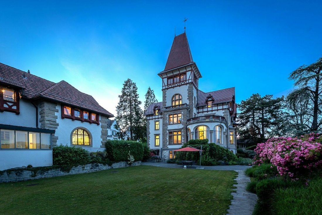 Historic Family Residence In A Magnificent In Z Rich Zurich   1100xxs 