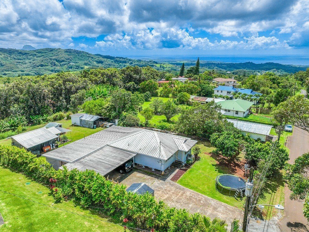 Beautifully Remodeled Kalaheo Home In Kalaheo, Hawaii, United States