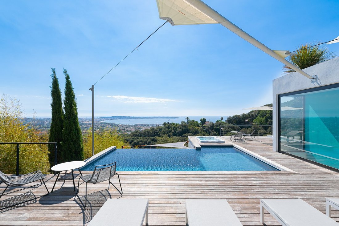 House in Vallauris, Provence-Alpes-Côte d'Azur, France 1 - 12228297